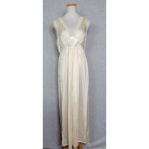 Vintage Lorraine Ivory Nylon Nightgown Floral Embroidered Lace Maxi Large USA